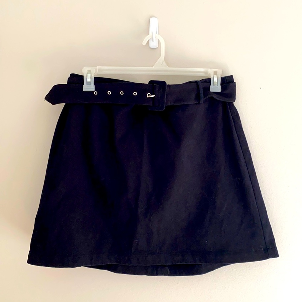 Nine West skirt with belt.